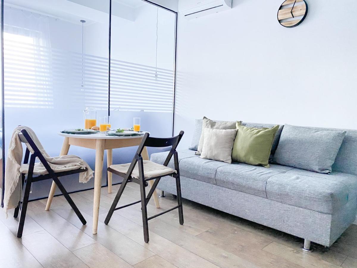 Студия В Стиле Loft В Центре Города Almaty Exterior foto