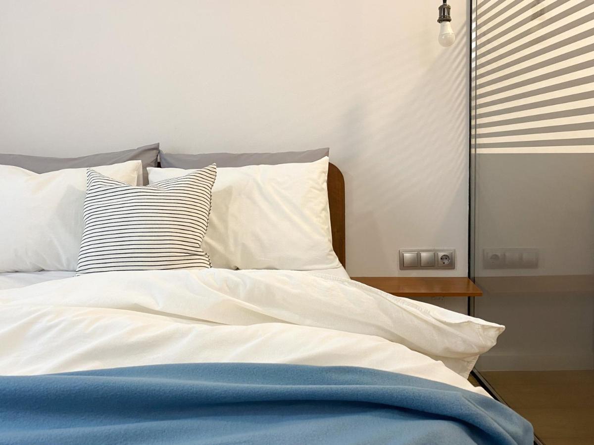 Студия В Стиле Loft В Центре Города Almaty Exterior foto