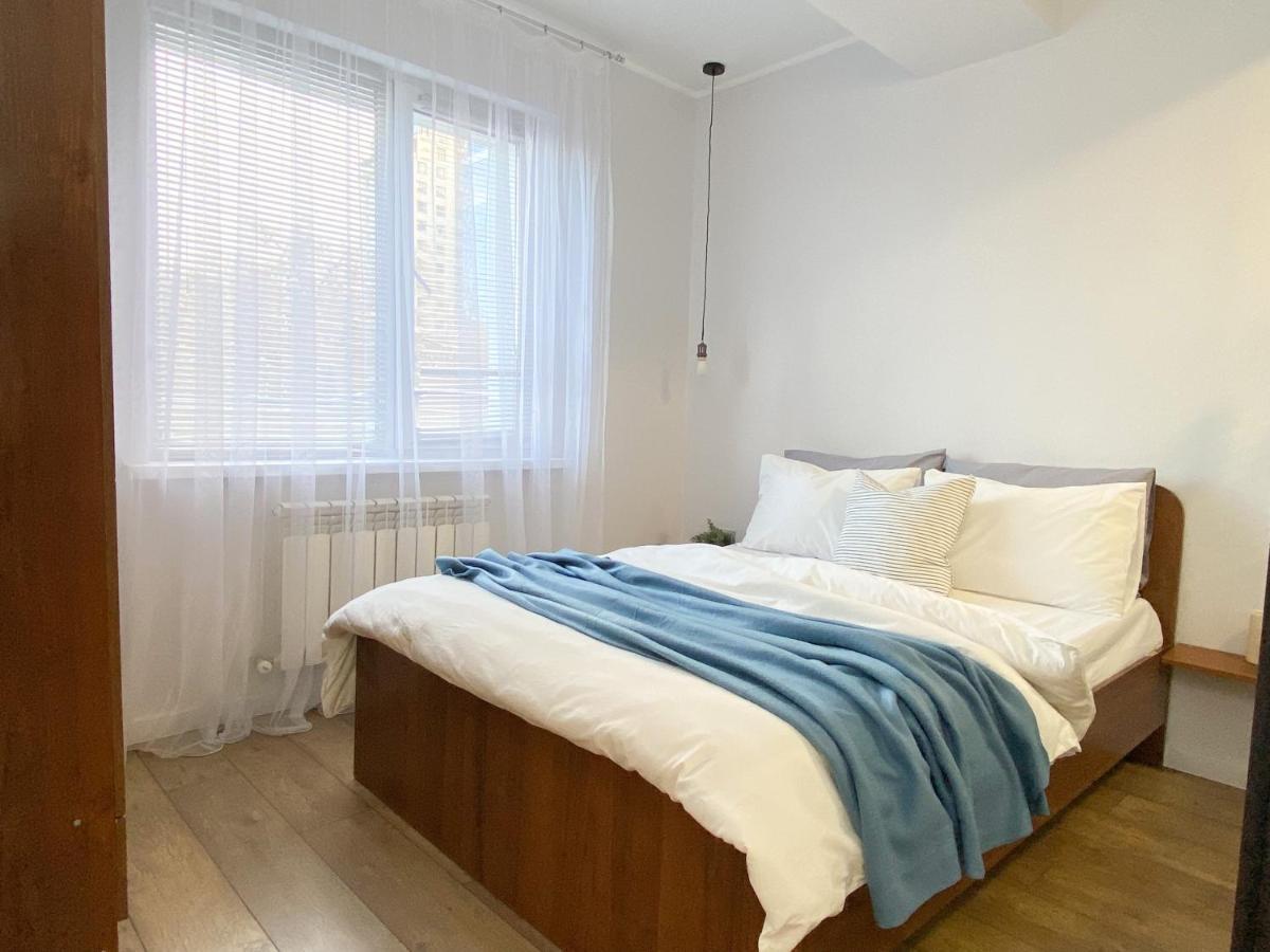 Студия В Стиле Loft В Центре Города Almaty Exterior foto